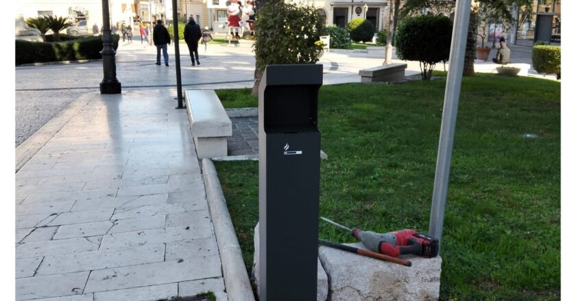Vasto, installati due raccoglitori per mozziconi di sigaretta