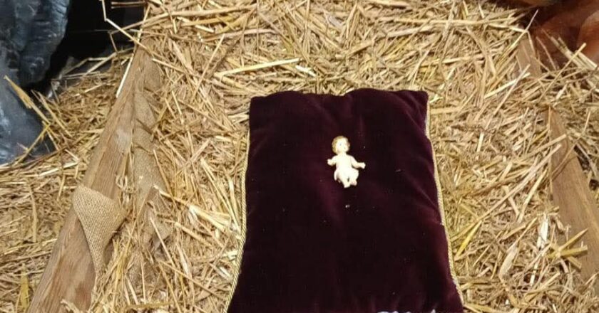 Vasto, tre bambine, sorelline, hanno deciso spontaneamente di donare il Bambinello del loro presepe alla comunità