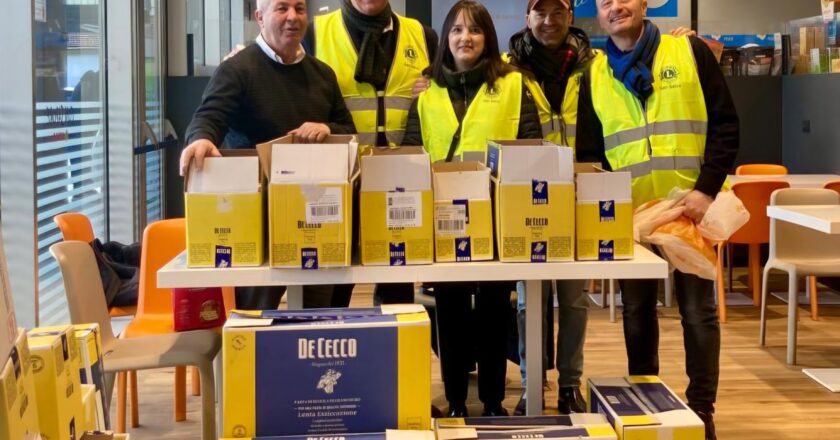 Raccolta alimentare a San Salvo “Aggiungi un posto a tavola”, grande partecipazione dei cittadini