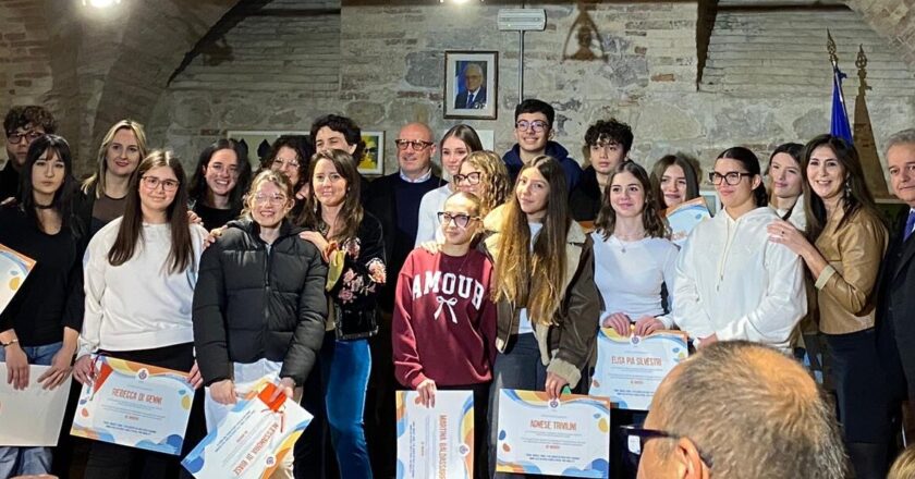 Cupello, premiati gli studenti meritevoli della Scuola Secondaria di I e II grado per l’anno scolastico 2024/2025