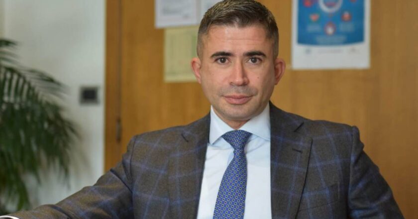 Silvio Paolucci in replica a Liris sulla sanità: “Ma quali 340 milioni, il senatore dà i numeri e continua a illudere una comunità alla quale sono state date solo tasse e tagli”