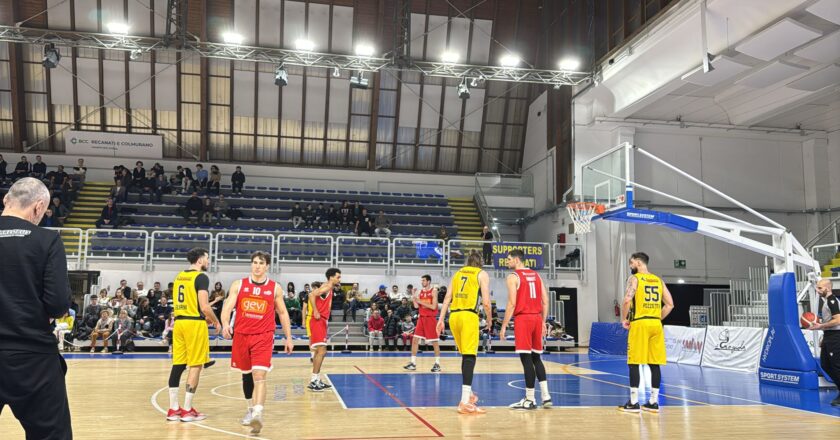Impresa della Vasto Basket a Recanati (77-82)