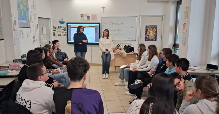 Incontro tra gli studenti della classe 2H della Scuola Secondaria di I Grado “Paolucci” di Vasto e la scrittrice Mariella Fiore