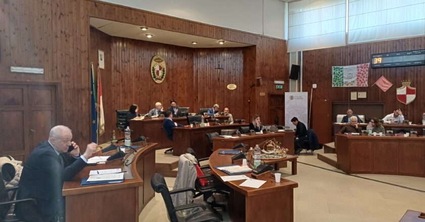 Piano spiaggia, si tornerà in aula tra due mesi