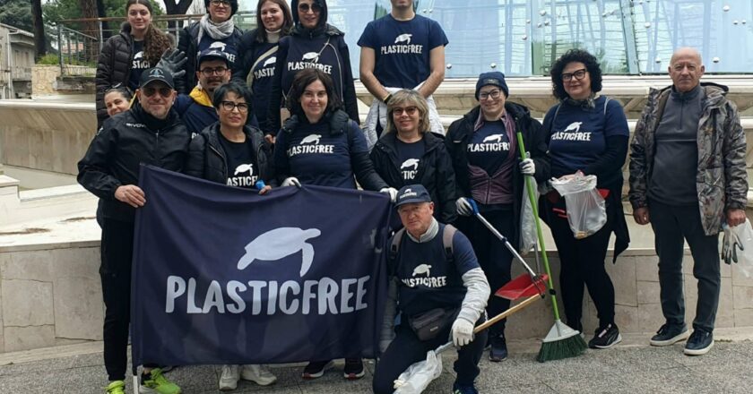 San Salvo, ieri la raccolta mozziconi organizzata da Plastic Free