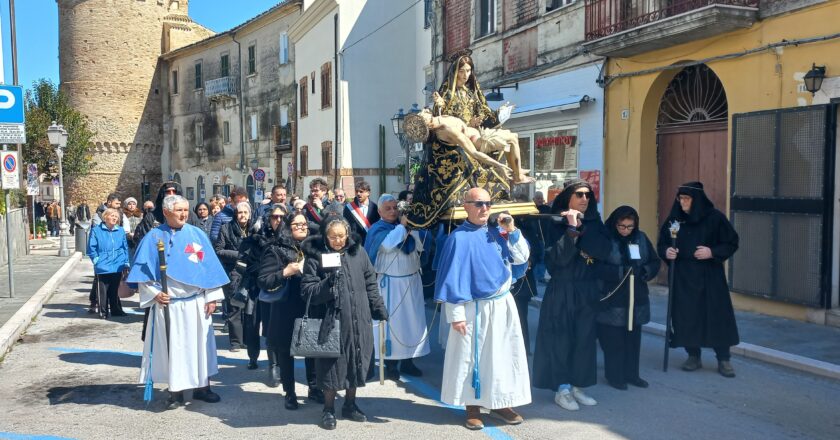 Vasto, stamane la tradizionale processione dell’Addolorata