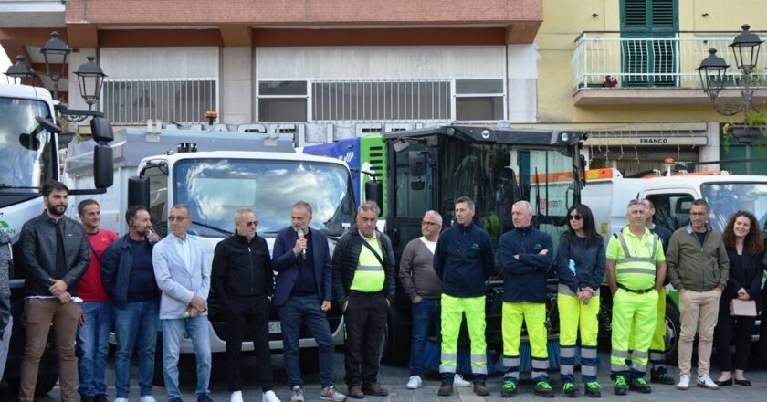 Comune di San Salvo ed Ecolan hanno presentato il nuovo parco mezzi, i servizi di raccolta differenziata e le attività