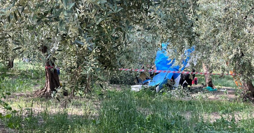 Vasto, precipita un velivolo ultraleggero. Due i feriti, sul posto i vigili del fuoco e i sanitari del 118