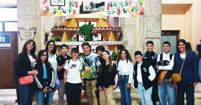 Grande partecipazione della Scuola Media Paolucci al Torneo Regionale Hubruzzo di Debate