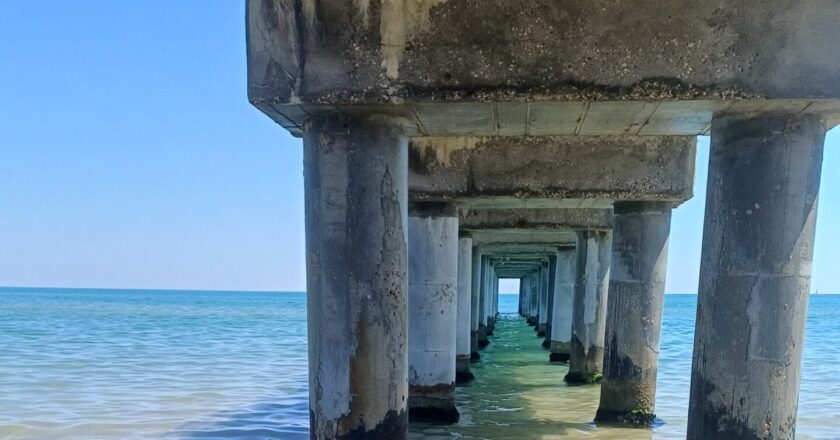 Vasto, si tuffa dal pontile e si sente male