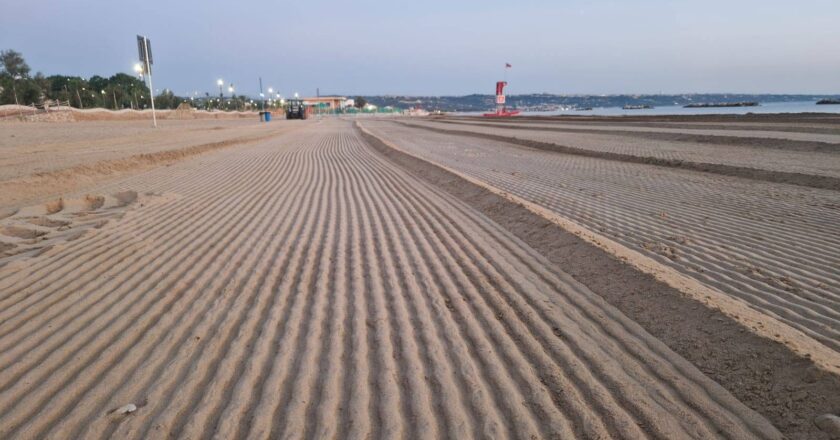 Al via la pulizia finale della spiaggia di San Salvo Marina