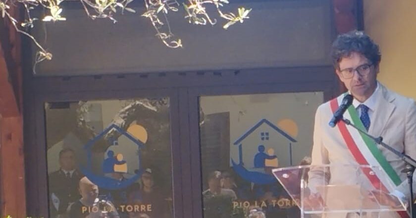 Inaugurata Casa Pio La Torre, l’immobile confiscato alla criminalità. Menna e Bosco: “Ospiterà persone in condizione di fragilità abitativa”