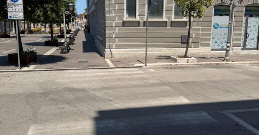 Strisce pedonali invisibili a Vasto, il centrodestra: «Uno scenario pericoloso e inaccettabile»