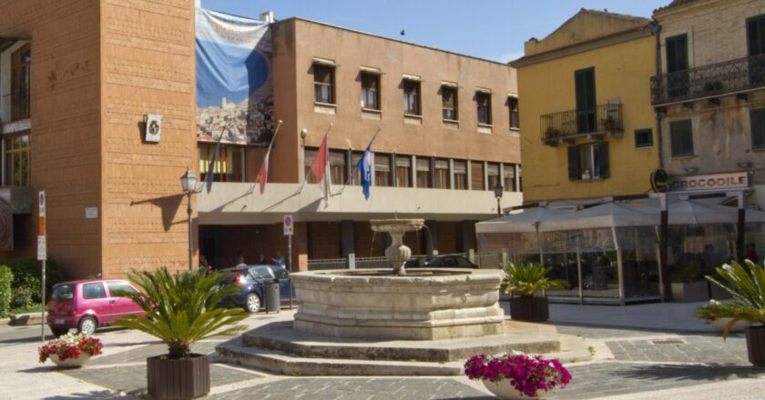 La Uil chiama a raccolta i dipendenti comunali: “Tutti sul piede di guerra per la sospensione della Peo”