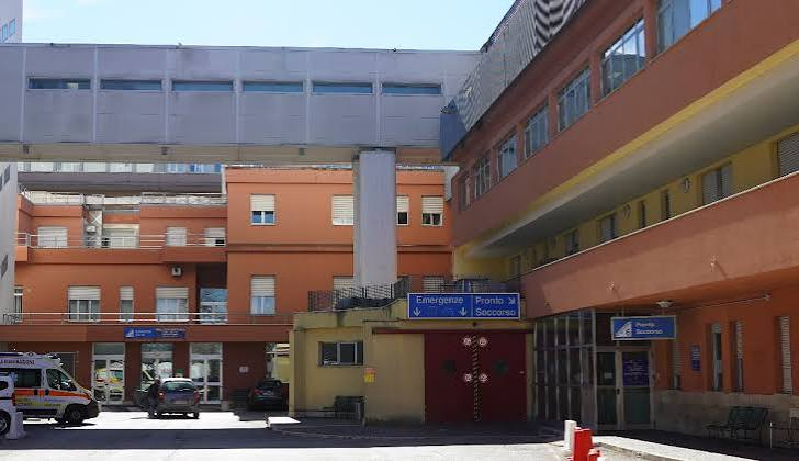 Blackout all’ospedale di Chieti, attivata nella notte l’unità di crisi: energia ripristinata senza trasferimenti di pazienti