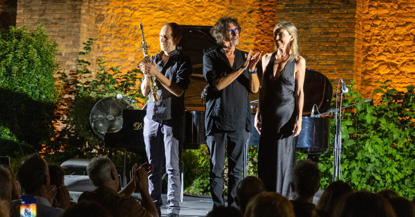 Sergio Cammariere incanta il pubblico di “Musiche in Cortile”