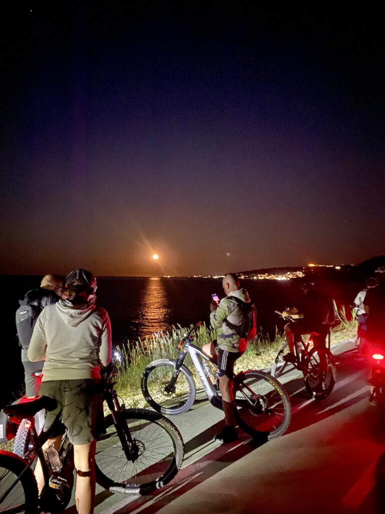 Pista ciclabile notte