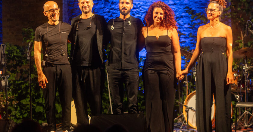 Vasto omaggia Ornella Vanoni con “Scalza”