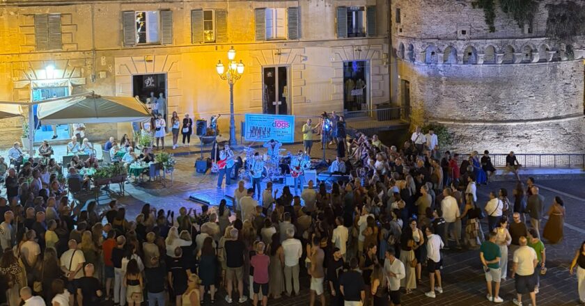 Estate 2026, boom di visite nel centro storico di Vasto. La Marina soffre di sera