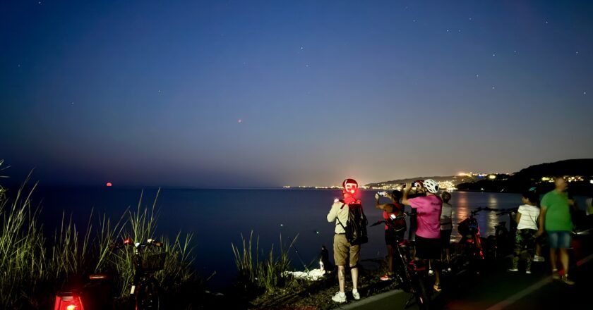 Cicloturismo in Abruzzo, ultima pedalata di luna piena dell’estate con Borracce di Poesia il 29 agosto