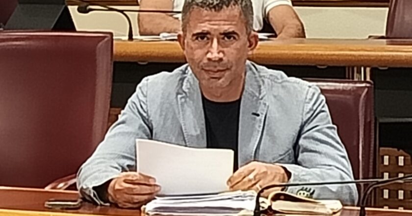Assestamento di bilancio, Paolucci (PD): “Tanto tuonò che piovve: parere dei revisori assente e Consiglio rinviato. Il fallimento di ferragosto della destra di Marsilio”