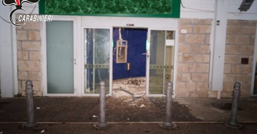 Hanno assaltato 12 bancomat, sono 7 gli arrestati