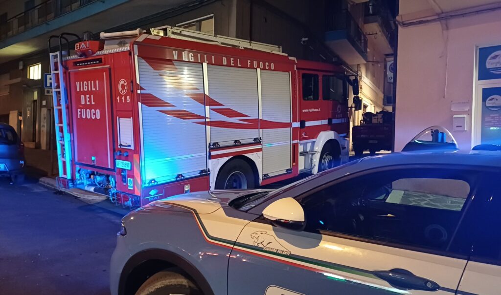 Vigili del fuoco, Polizia