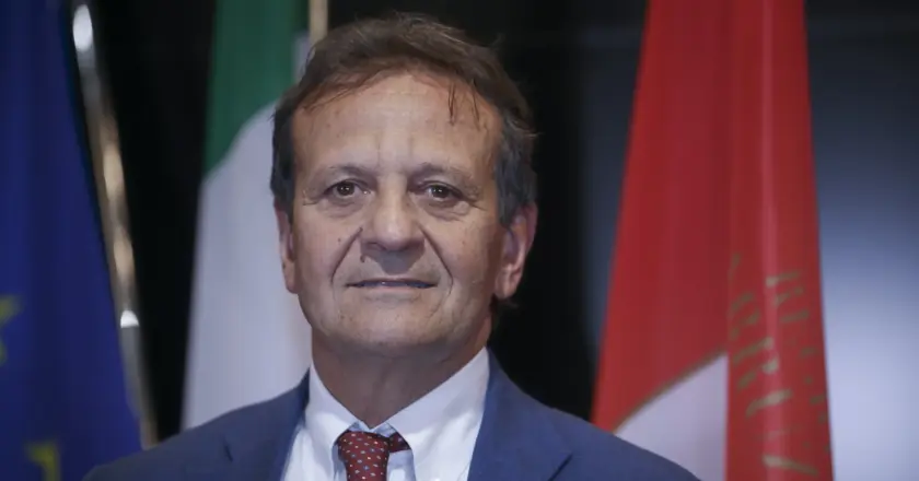 Mobilità sostenibile: D’Annuntiis, 45,1 milioni per autobus elettrici e servizi digitali. Ecco cosa cambia per i cittadini