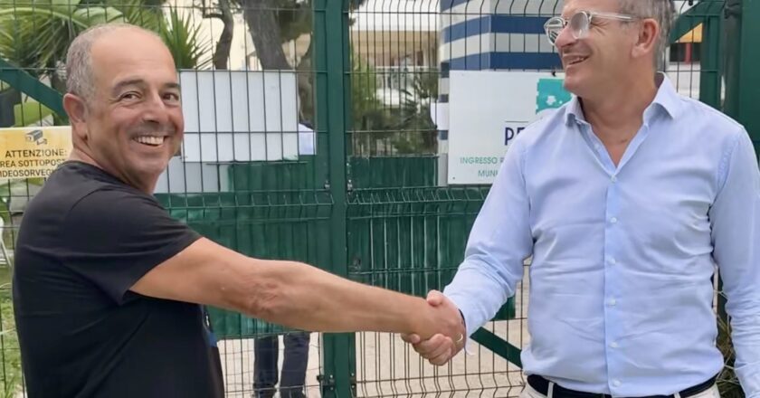 Il Consorzio Vivere Vasto Marina accoglie Giorgio Iacontino: il cicloturismo della Costa dei Trabocchi conquista chi attraversa l’Italia in bicicletta