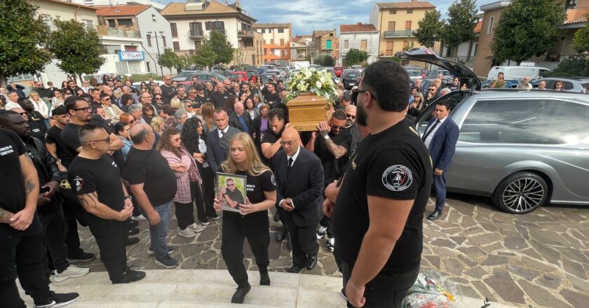 San Salvo, in tanti ai funerali di Giuseppe Sichetti