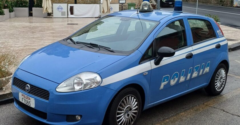 Vasto, una pattuglia di Polizia coinvolta in un incidente stradale. Due gli agenti feriti