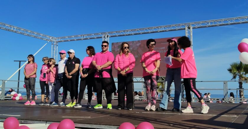 San Salvo Marina, grande partecipazione alla PittaRosso Pink Parade: insieme per la ricerca oncologica e la speranza