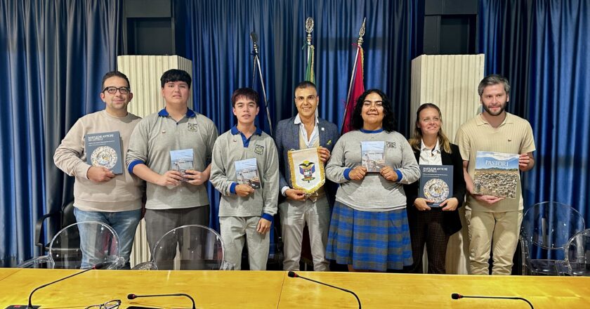 Studenti cileni in visita al Consiglio regionale a Pescara per il gemellaggio tra le due Palena. Prospero: “Un legame oltre i confini”