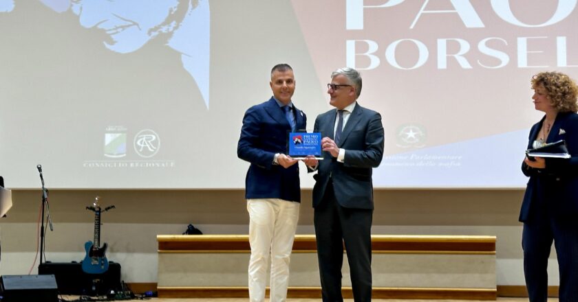 Premio Borsellino, Prospero premia il prefetto di Milano Claudio Sgaraglia: “La legalità si costruisce con l’esempio”